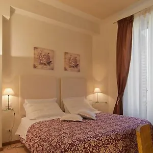 Bed & Bed Peterson 2*, Florencia Italia